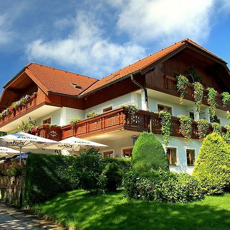 Landgasthof Spitzerwirt Sankt Georgen im Attergau Exterior foto