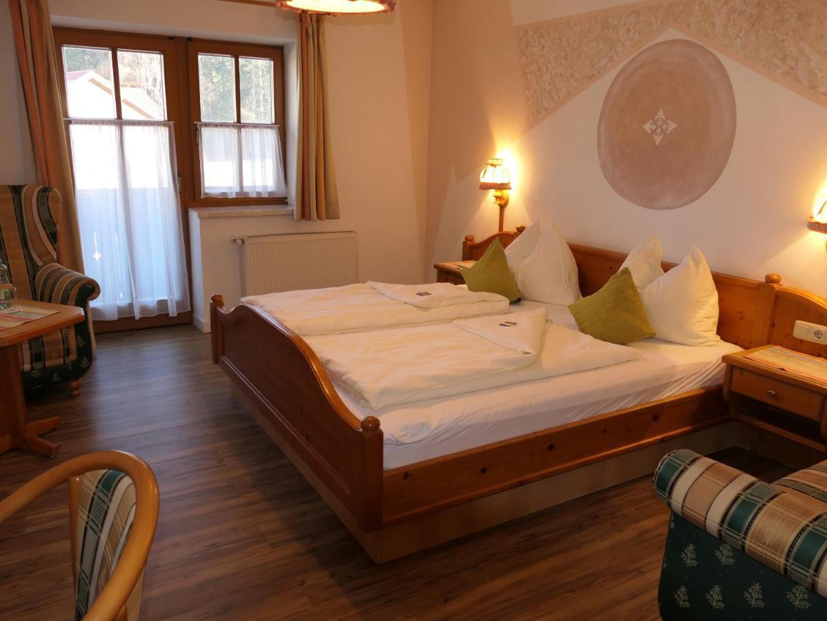 Landgasthof Spitzerwirt Sankt Georgen im Attergau Zimmer foto